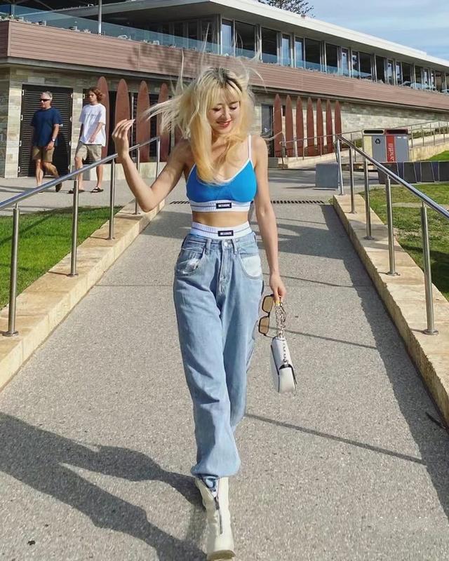 走在太古里街头,满街都是“胸衣+露内裤”,时髦性感、回头率高