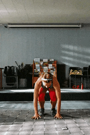 韩国健身女神,身材凹凸有致性感迷人,腹肌马甲线更是吸睛