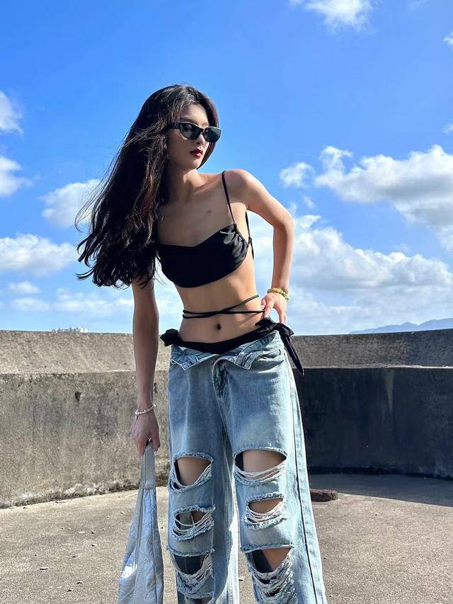 走在太古里街头,满街都是“胸衣+露内裤”,时髦性感、回头率高