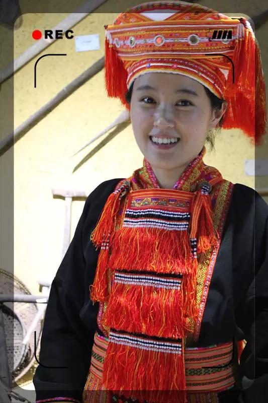 美女检察官唱响瑶族大歌(多图)