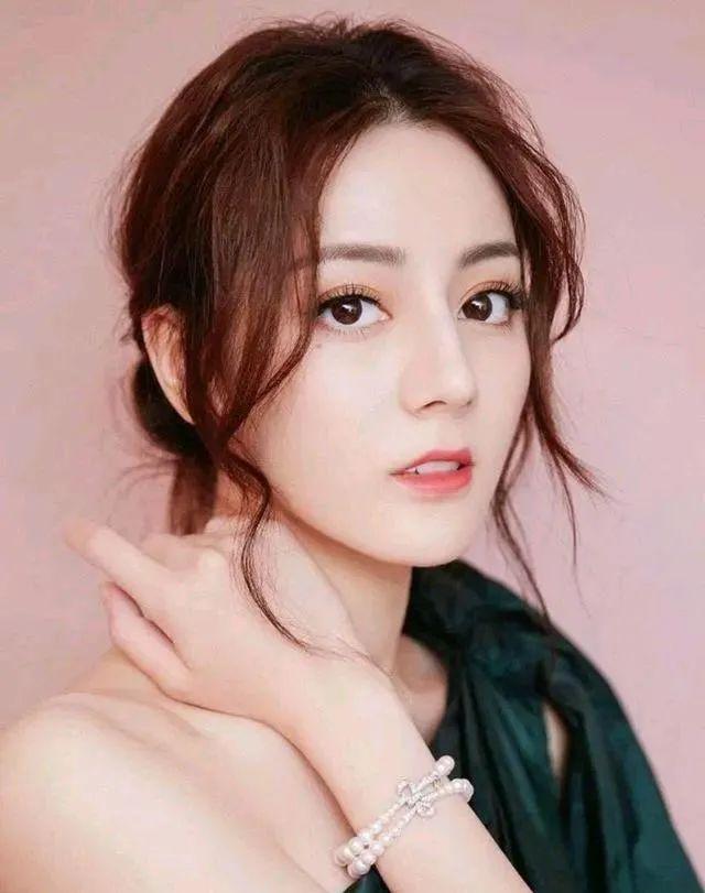 肤白娇嫩魔鬼身材性感迷人,西北新疆地区十大当红美女