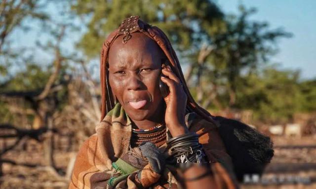 将要消失的非洲部落,女人以“赤裸”为美,大部分男人活不到15