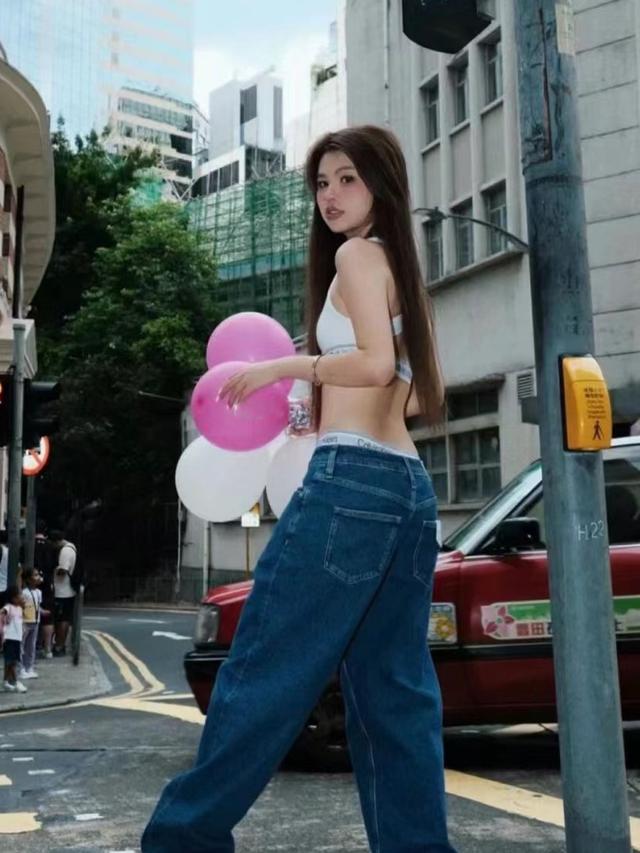 走在太古里街头,满街都是“胸衣+露内裤”,时髦性感、回头率高