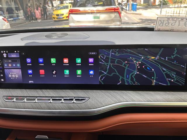 山城试驾魏牌蓝山 :车长近5米2,但开起来很灵活