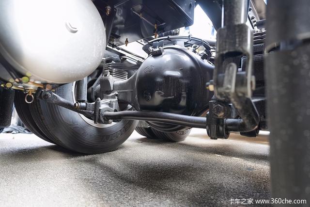 堪称国内重卡新标杆,陕汽德龙X6000真不是说说而已