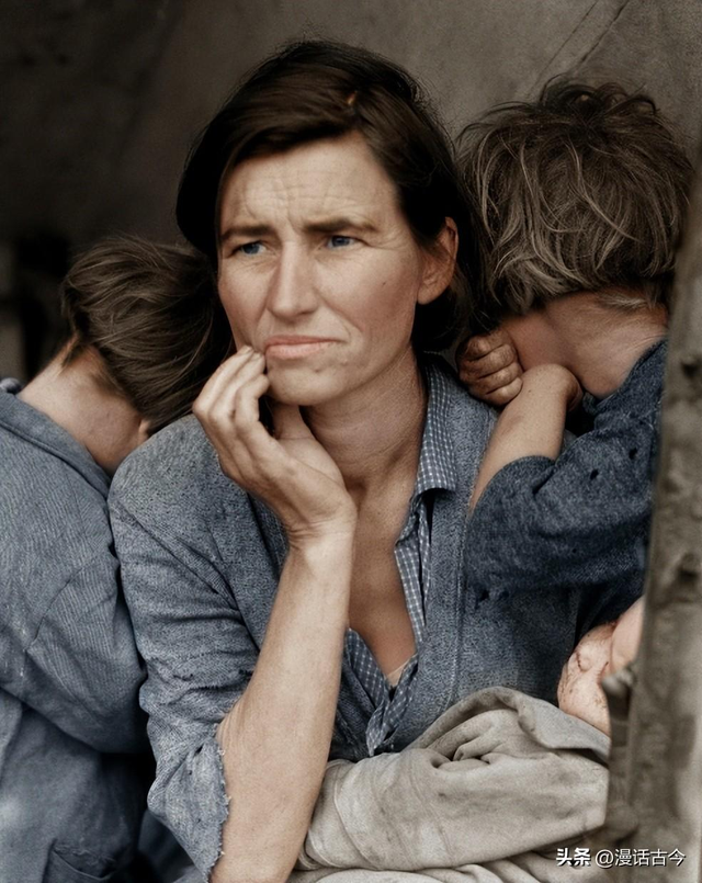 30张日军暴行照片,女子脱衣服被日本人侮辱致死,惨死野外