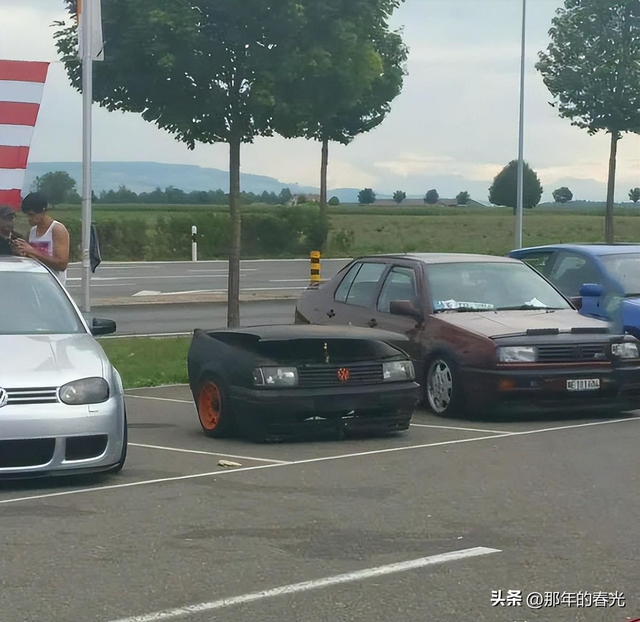 30张日军暴行照片,女子脱衣服被日本人侮辱致死,惨死野外