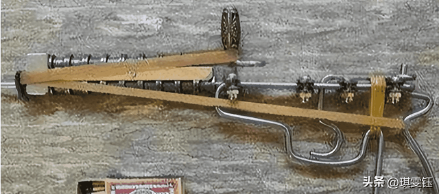 30张日军暴行照片,女子脱衣服被日本人侮辱致死,惨死野外