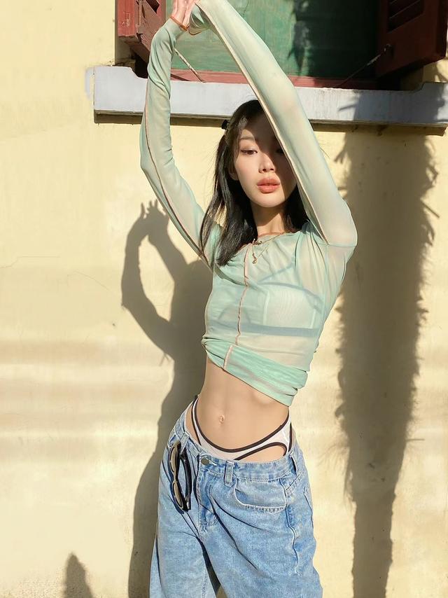 走在太古里街头,满街都是“胸衣+露内裤”,时髦性感、回头率高