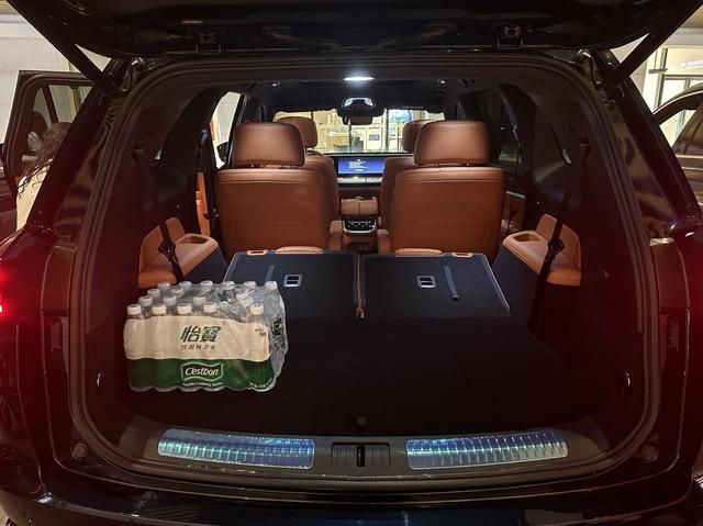 山城试驾魏牌蓝山 :车长近5米2,但开起来很灵活