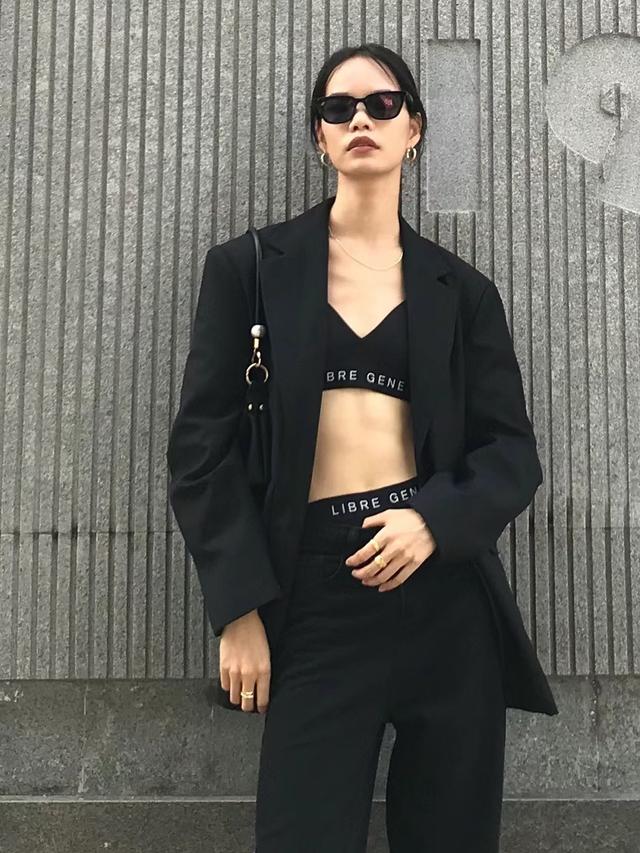 走在太古里街头,满街都是“胸衣+露内裤”,时髦性感、回头率高