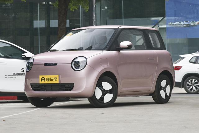 建议家里第二辆车买纯电动,推荐这两款,颜值高、品牌强,还不贵