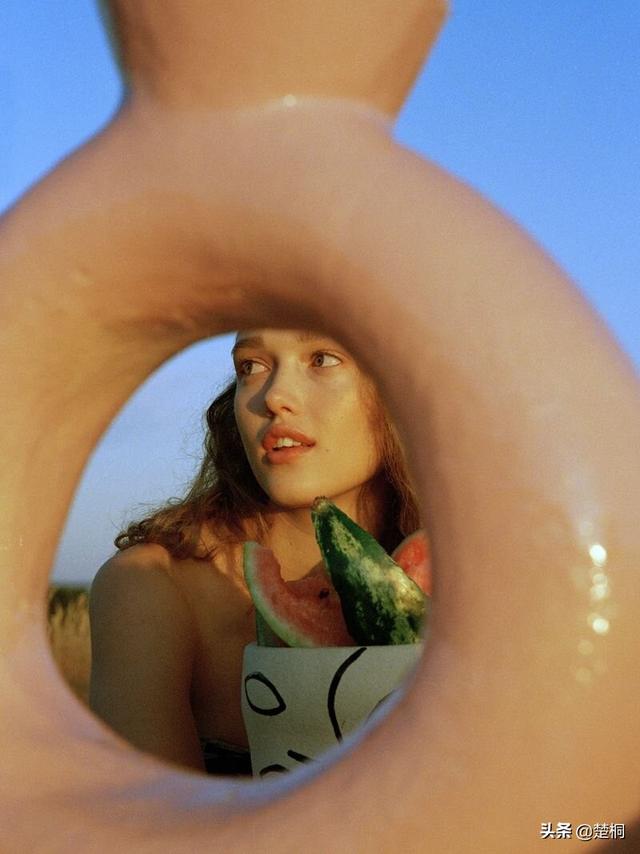 乌克兰超模帕夏·哈鲁里亚，乌克兰《Vogue》感恩节人文摄影