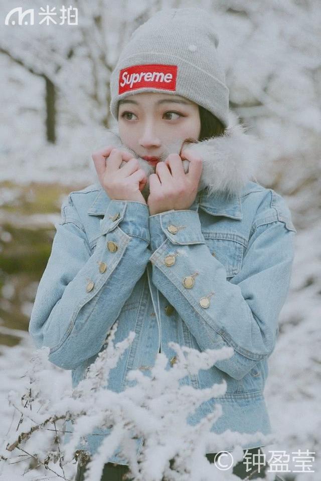 超漂亮女模特雪地里拍写真,美的就像天上的仙子