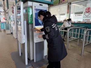 汽车扫尘(扫除旧尘迎新春平度汽车总站开展春节前卫生大扫除活动)