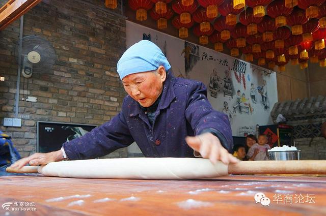 白鹿原这个80岁老太不简单,擀面擀到《舌尖2》
