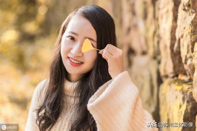 深秋之际,想拍摄一组美美的银杏美女大片的朋友,请看这里