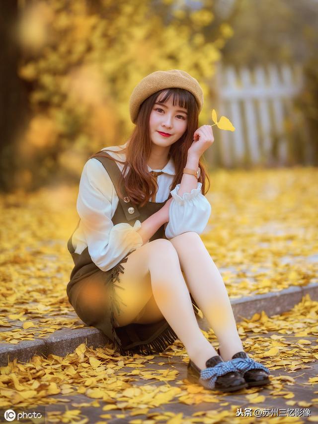 深秋之际,想拍摄一组美美的银杏美女大片的朋友,请看这里