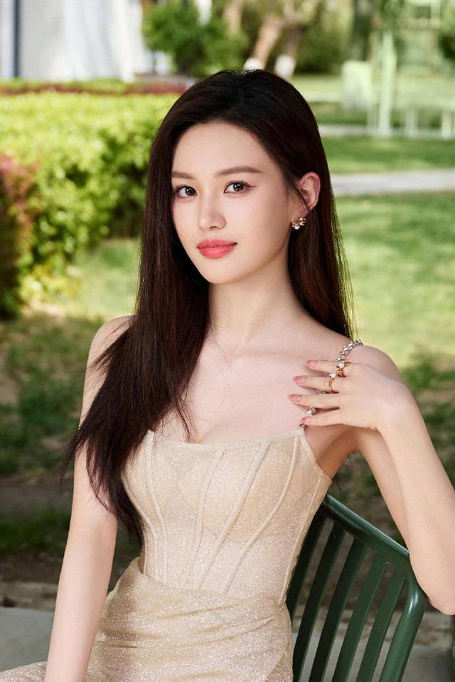 《无所畏惧》她长相甜美身材火辣,身高170才90斤,成颜值担当