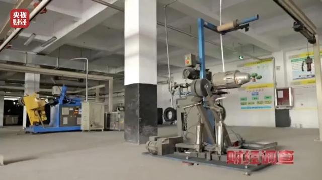 黑作坊翻新轮胎全凭感觉?现场令人震惊!记者调查→