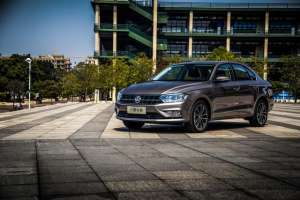 宝莱汽车(试驾大众新宝来：依然宝刀未老？)