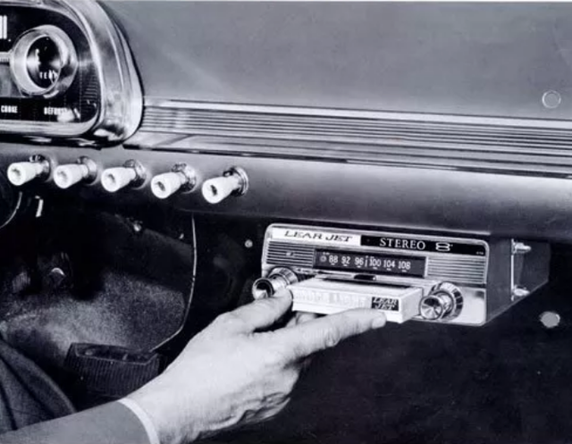 汽车音响的前身是“收音机”?探寻汽车音响的前身今世,厉害了