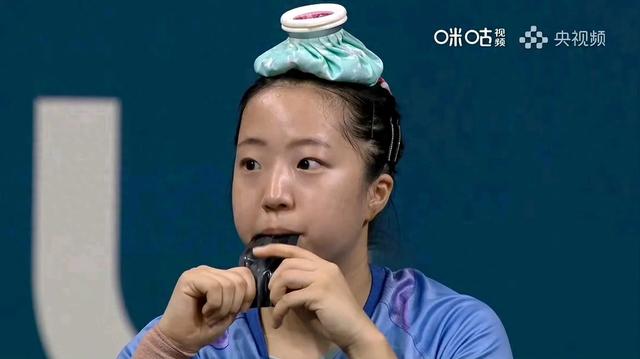 太可爱了!申裕斌吃吃喝喝拿下三局，平野美宇换衣服后连追三局