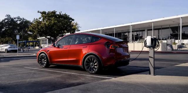 特斯拉探索再次进入印度市场，Rivian在美开放自己充电网络｜海外日报