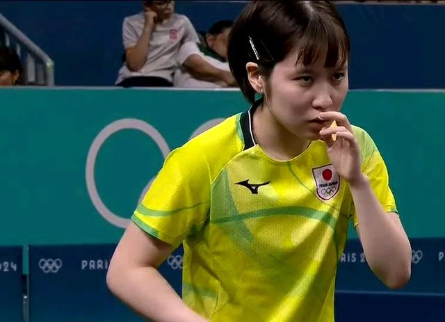 太可爱了!申裕斌吃吃喝喝拿下三局，平野美宇换衣服后连追三局