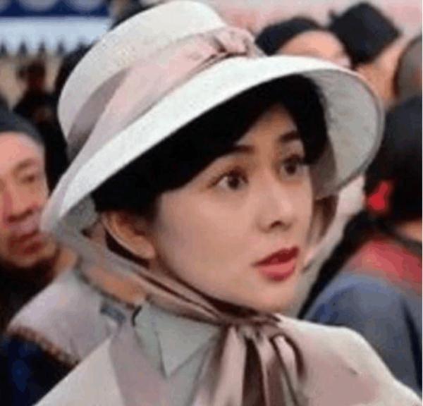 被称香港第一美女,年轻时关之琳有多美?徐克让她素颜出演13姨!
