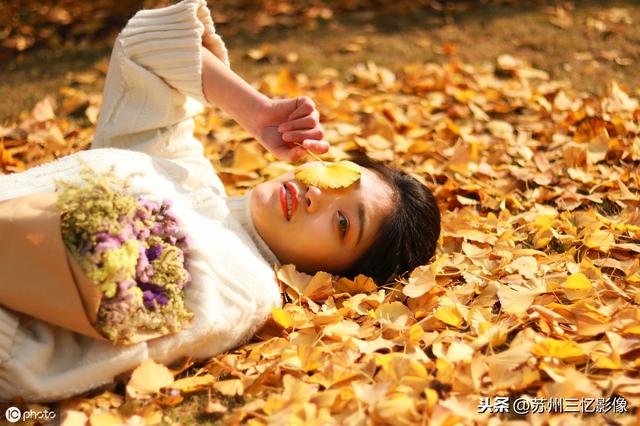 深秋之际,想拍摄一组美美的银杏美女大片的朋友,请看这里