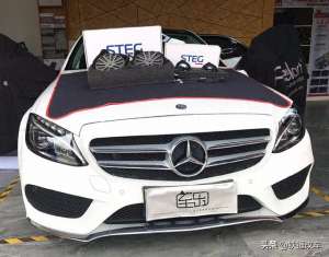 西安汽车音响改装店(西安至乐汽车音响改装俱乐部奔驰C200L汽车音响升级史泰格专用喇)