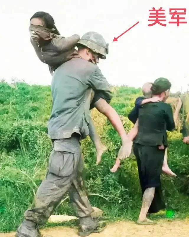 美军对越南女兵的特殊刑罚:羊舔脚心