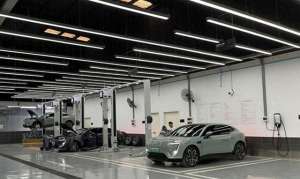 汽车技师帮(新华视点｜新能源车“买车易、修车难”问题凸显，如何破解？)