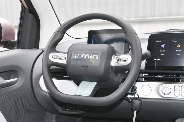 建议家里第二辆车买纯电动,推荐这两款,颜值高、品牌强,还不贵