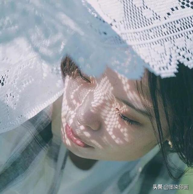 解读:女生侧脸怎么拍?6个拍摄技巧,拍摄出唯美女神侧脸照