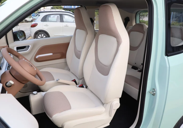 五菱宏光MINIEV第三代马卡龙联名闲鱼,呆萌可爱,售价4.68万!