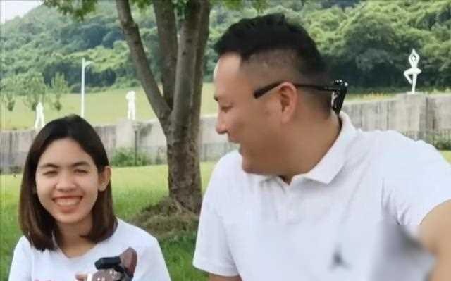 老挝美女嫁大15岁安徽大叔,刚同居就因前任离家出走,如今后悔