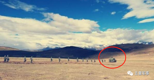15式轻型坦克立功!中国“黑豹”开上高原,直抵西北雪山
