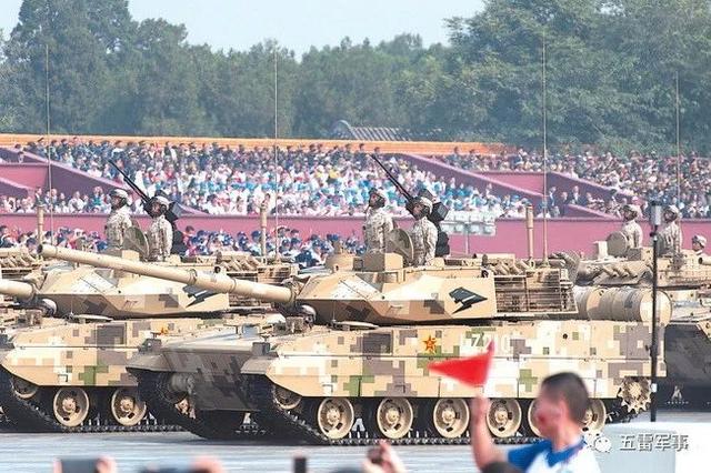 15式轻型坦克立功!中国“黑豹”开上高原,直抵西北雪山