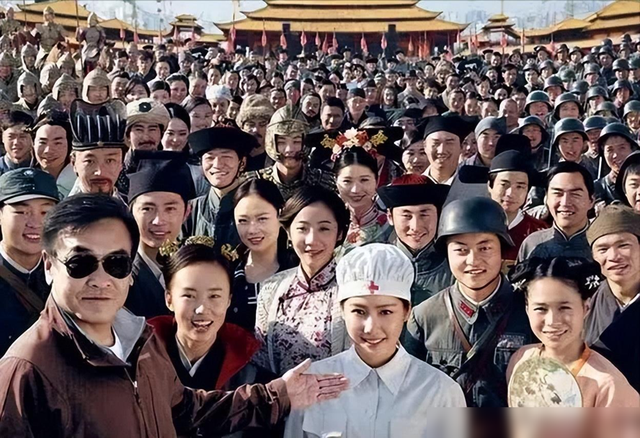 横店20万群演现状,美女泛滥成灾,懒汉的乐园疯子的天堂