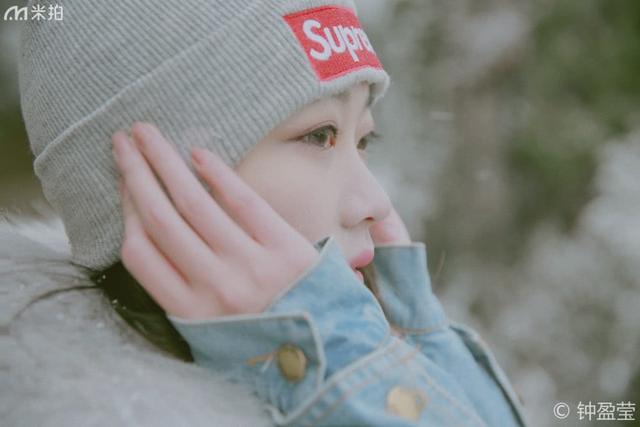 超漂亮女模特雪地里拍写真,美的就像天上的仙子