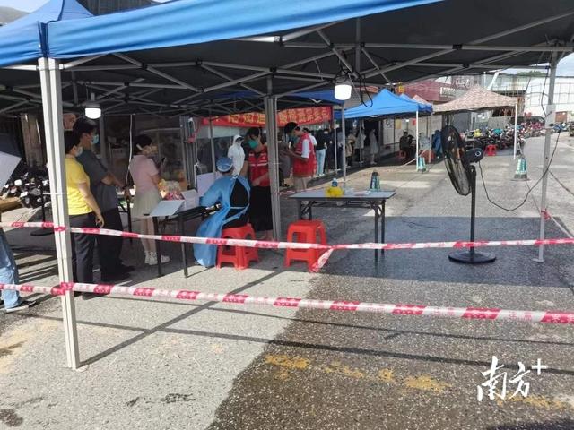 滚动|记者直击广州临时封控管理区,生活物资有序配送