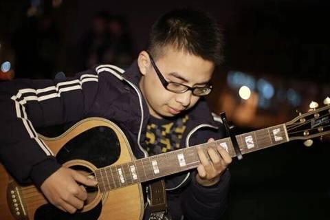 抖音上的化学老师：“不要让学习耽误了放屁！”