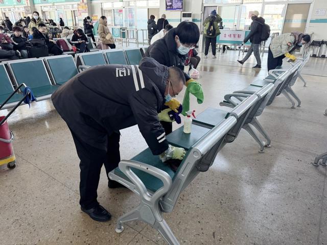 扫除旧尘迎新春!平度汽车总站开展春节前卫生大扫除活动