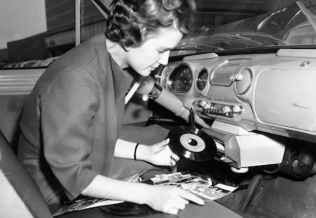 汽车音响的前身是“收音机”?探寻汽车音响的前身今世,厉害了