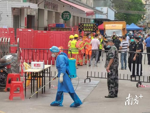 滚动|记者直击广州临时封控管理区,生活物资有序配送