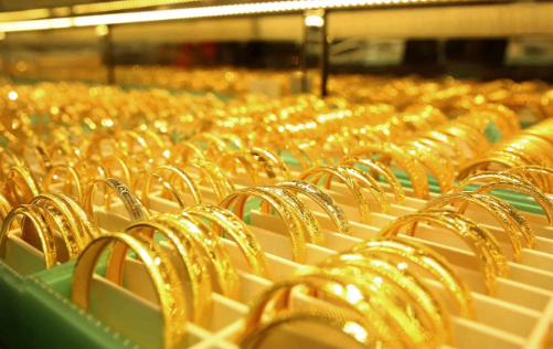 尼泊尔美女,为爱嫁到中国江西,丈夫结婚花18万尼泊尔卢比买黄金