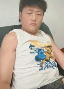 为什么最近美女流行举着脚丫子自拍?