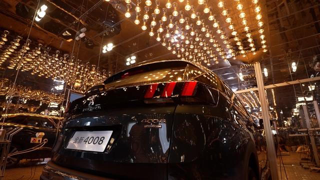 连续300+小时，最高106.2℃，全新4008高温光照测试挑战成绩公布